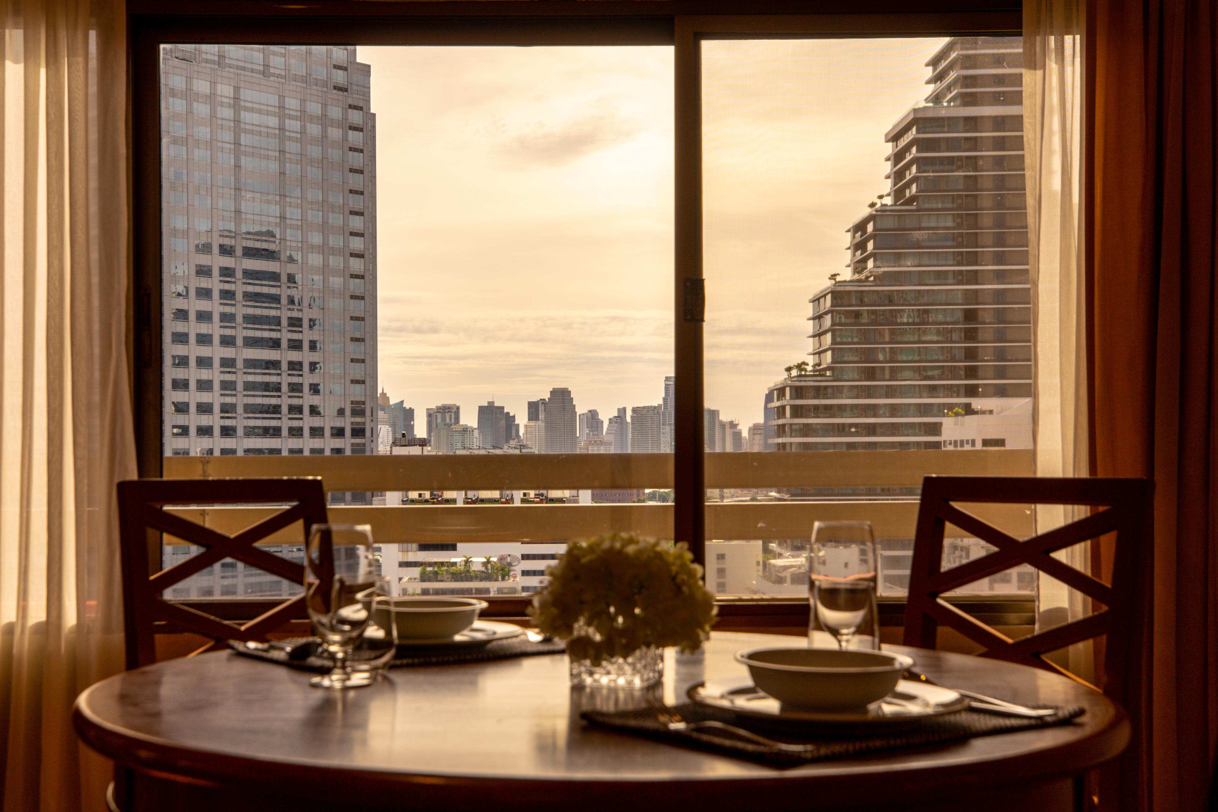 Bandara Suites Silom, Bangkok Exterior photo