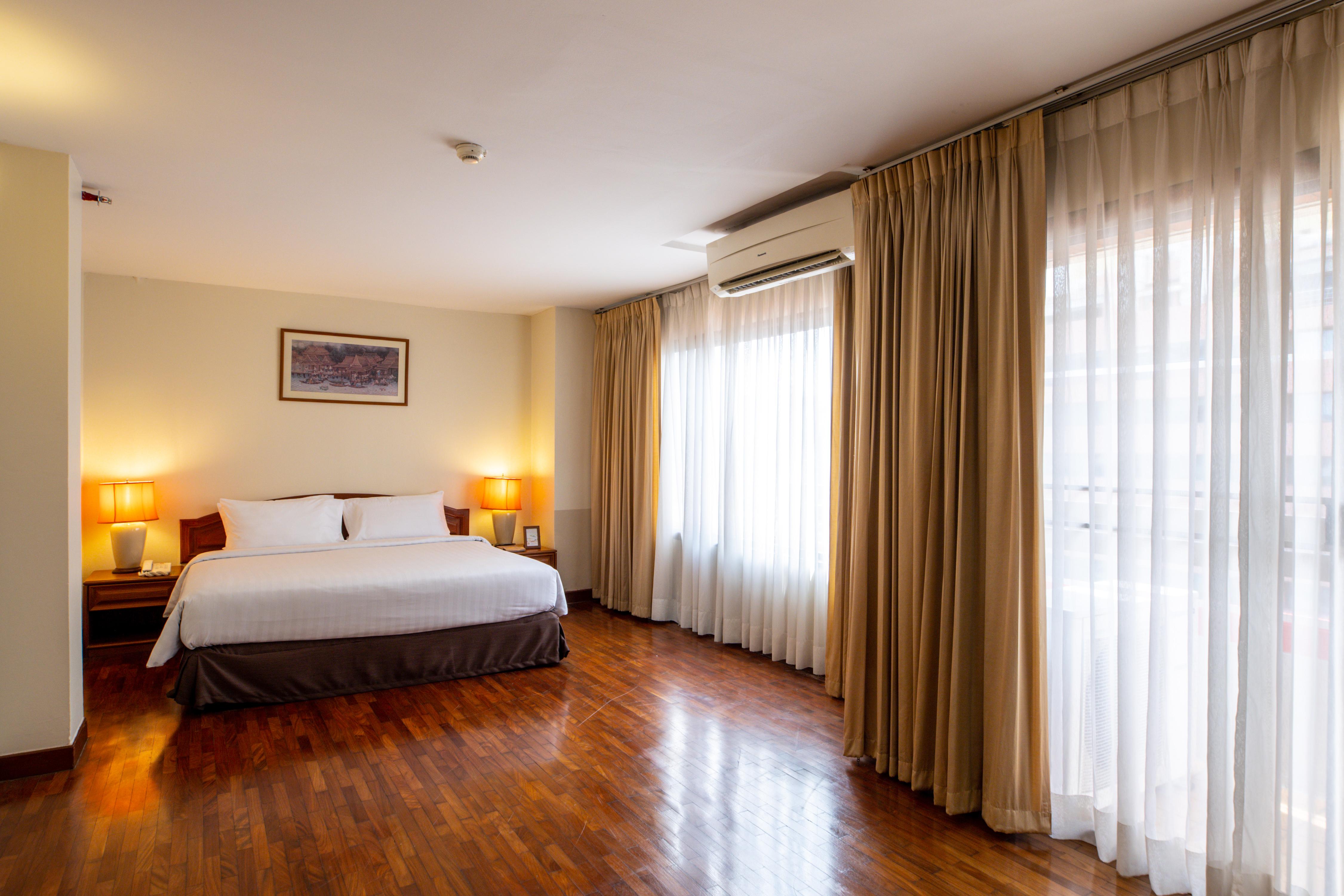 Bandara Suites Silom, Bangkok Exterior photo