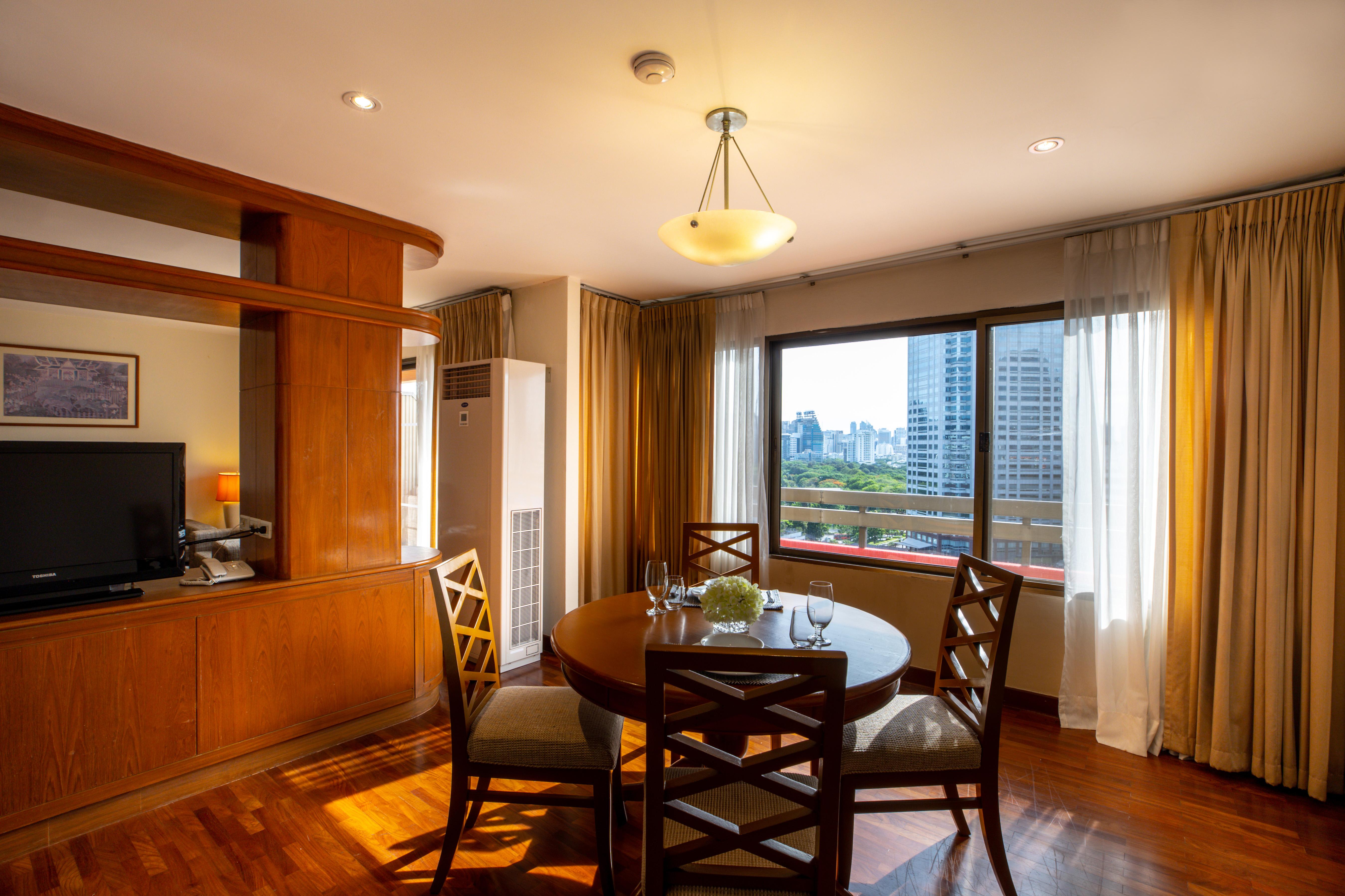 Bandara Suites Silom, Bangkok Exterior photo