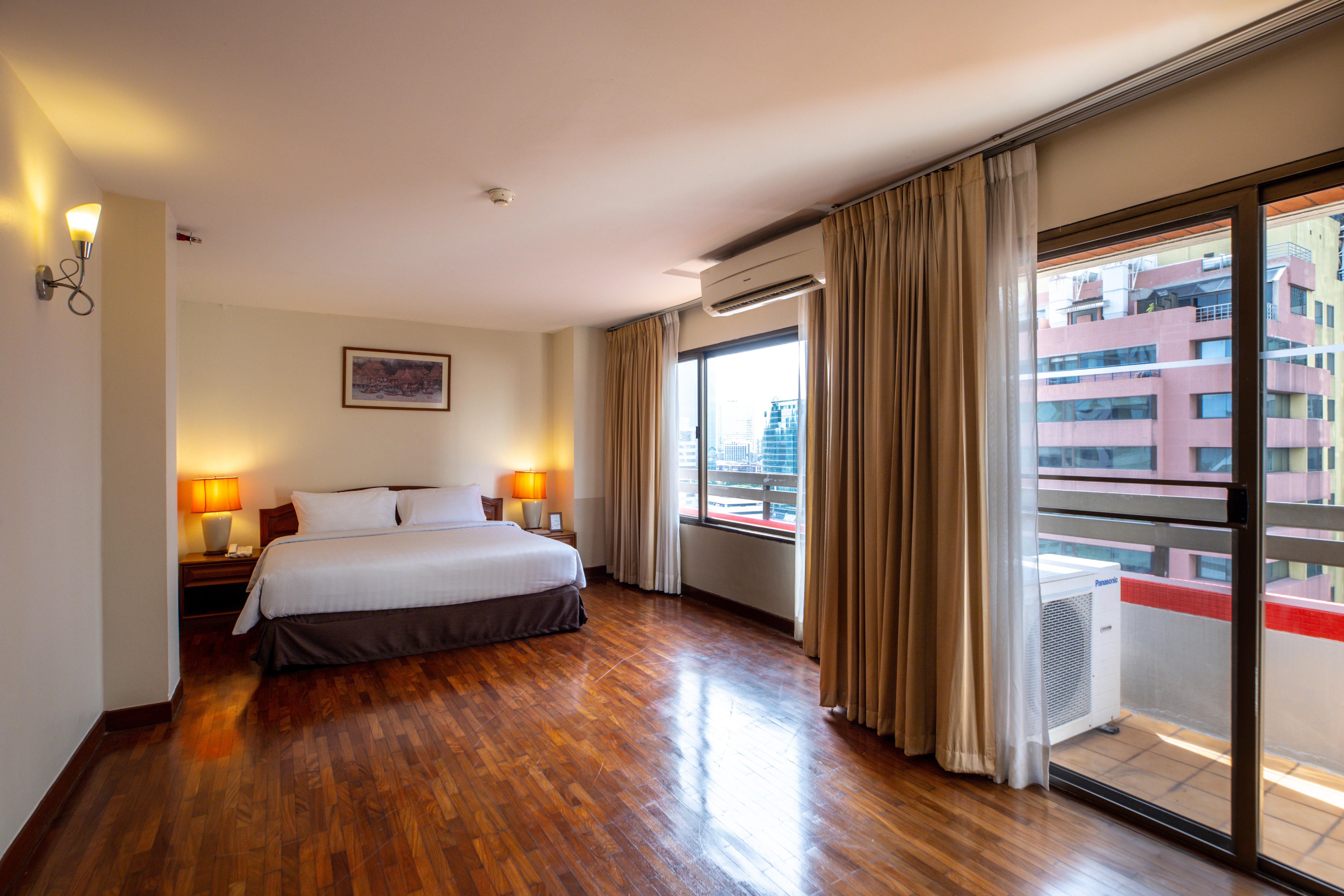 Bandara Suites Silom, Bangkok Exterior photo
