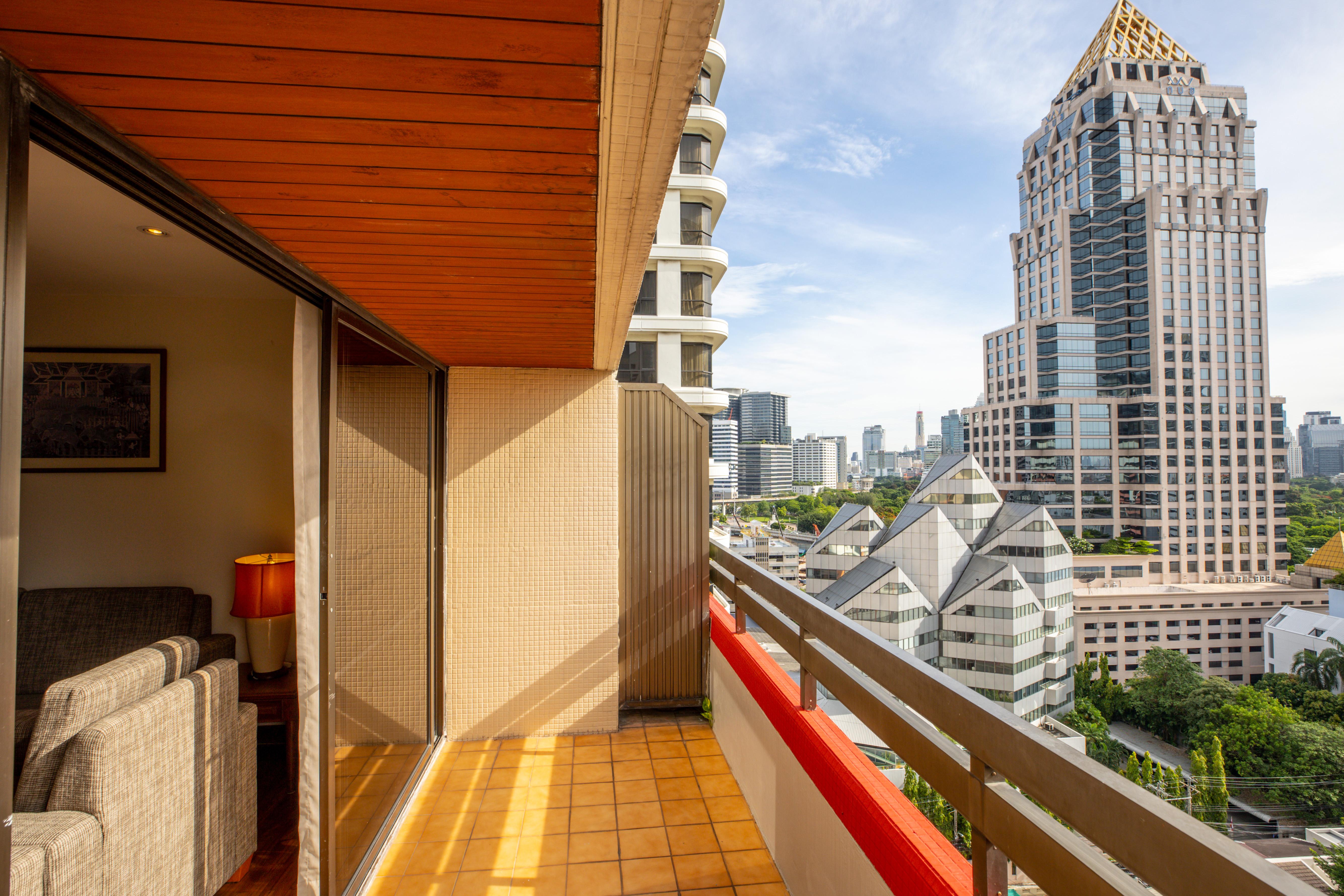 Bandara Suites Silom, Bangkok Exterior photo