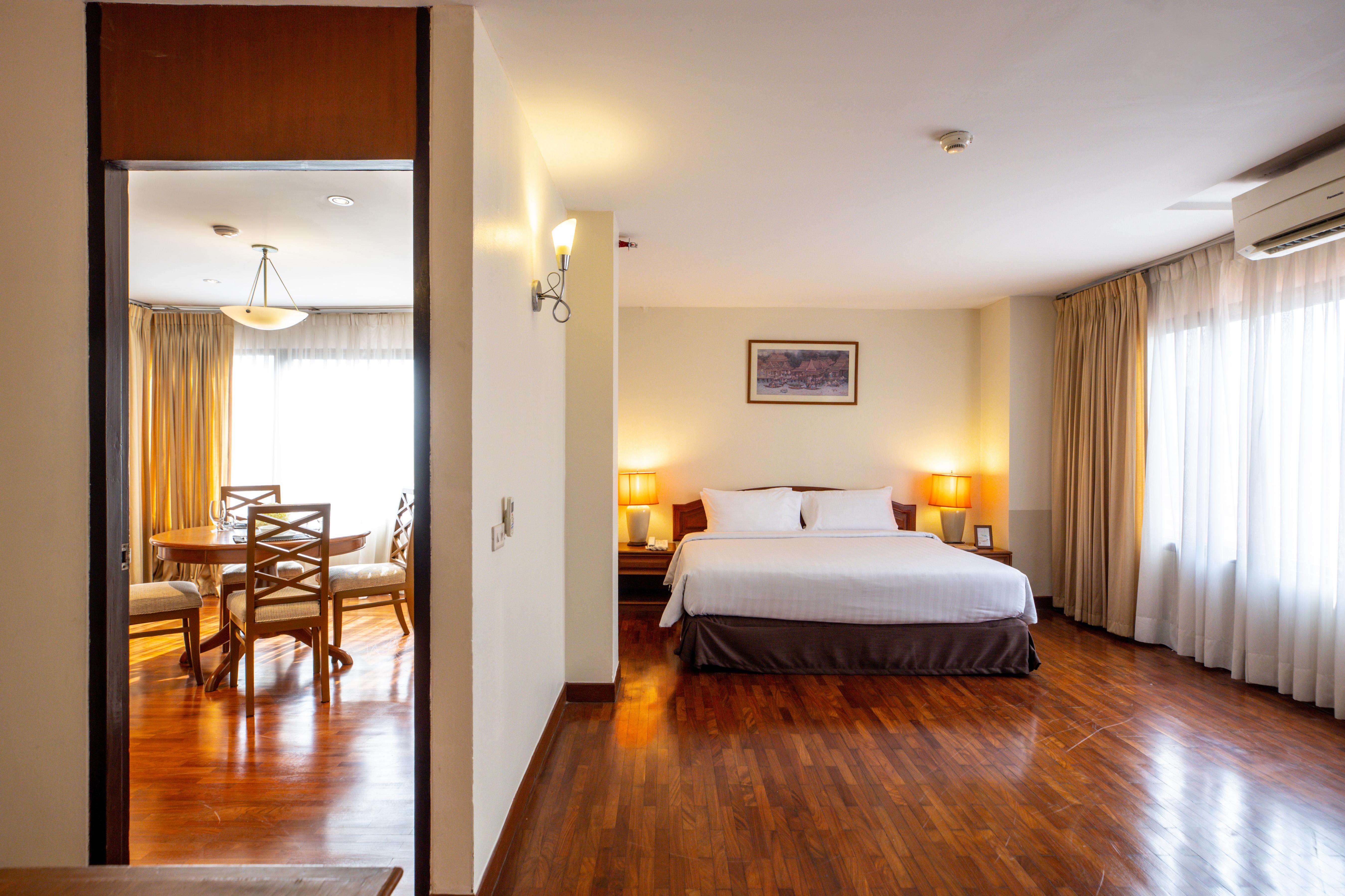 Bandara Suites Silom, Bangkok Exterior photo
