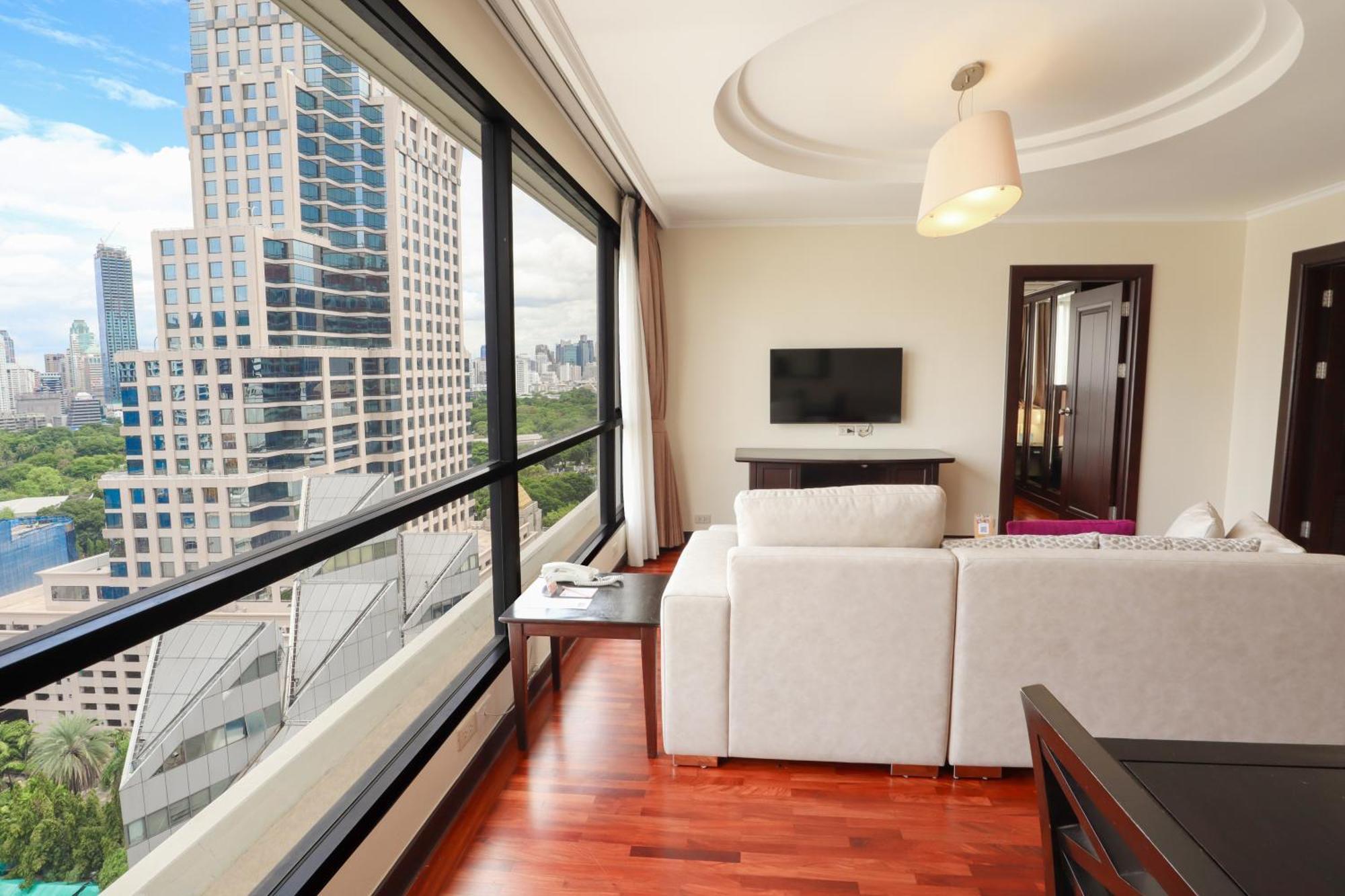 Bandara Suites Silom, Bangkok Exterior photo